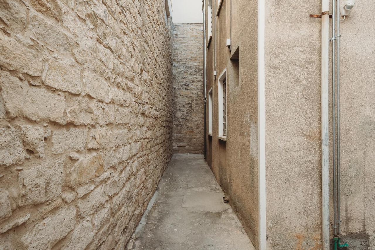 Eins Rooms - City Center Limassol Exterior photo