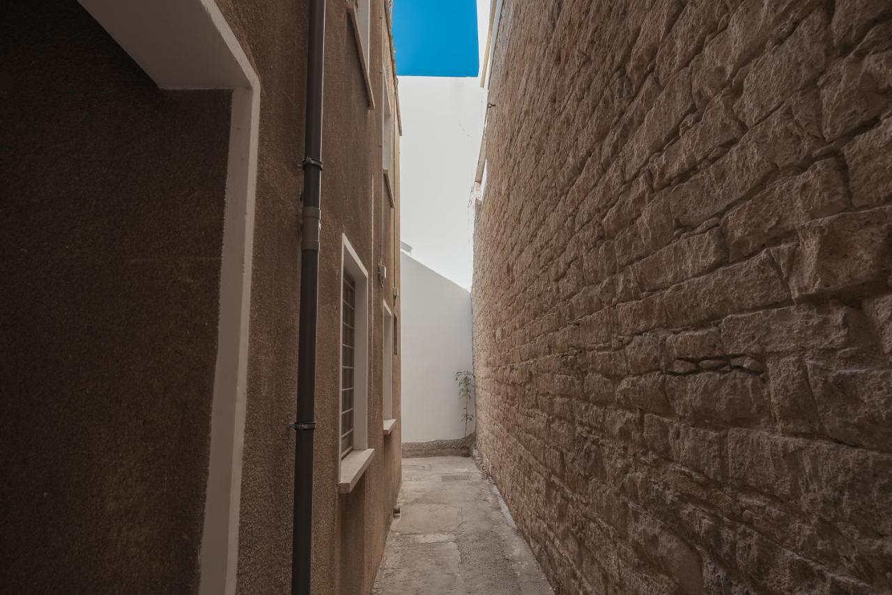 Eins Rooms - City Center Limassol Exterior photo